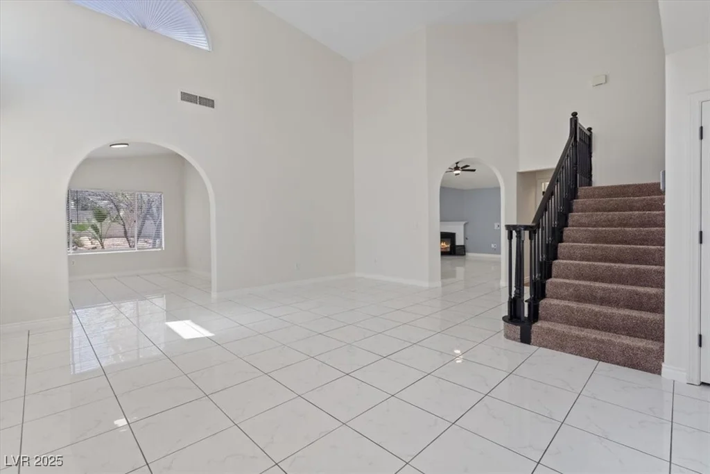 2505 Goldenmoon, Las Vegas, NV 89108