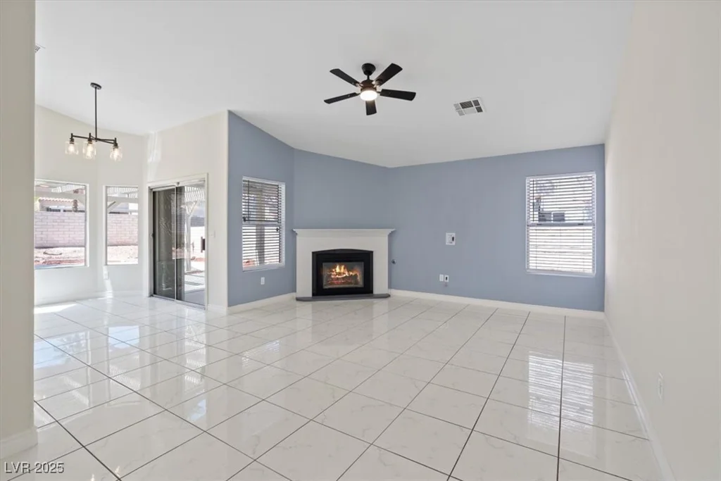 2505 Goldenmoon, Las Vegas, NV 89108