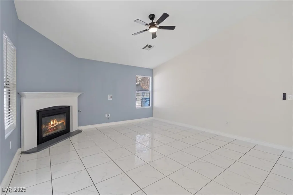 2505 Goldenmoon, Las Vegas, NV 89108