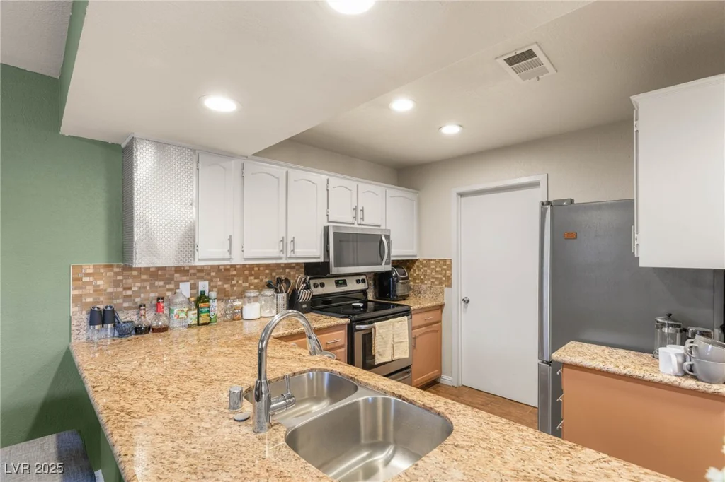 6750 Del Rey, Las Vegas, NV 89146