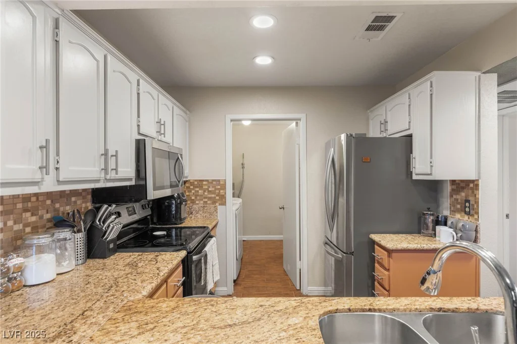 6750 Del Rey, Las Vegas, NV 89146
