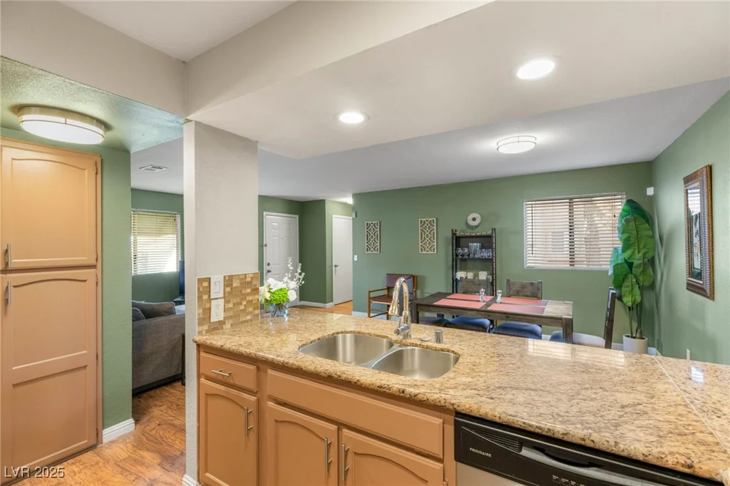 6750 Del Rey, Las Vegas, NV 89146