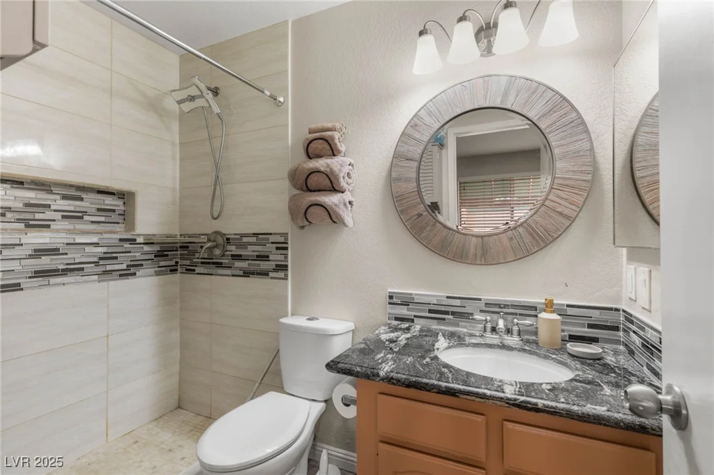 6750 Del Rey, Las Vegas, NV 89146