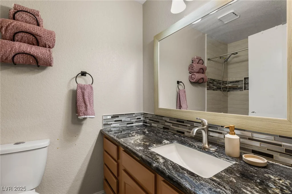6750 Del Rey, Las Vegas, NV 89146