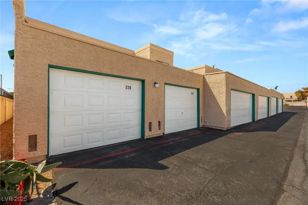 6750 Del Rey, Las Vegas, NV 89146