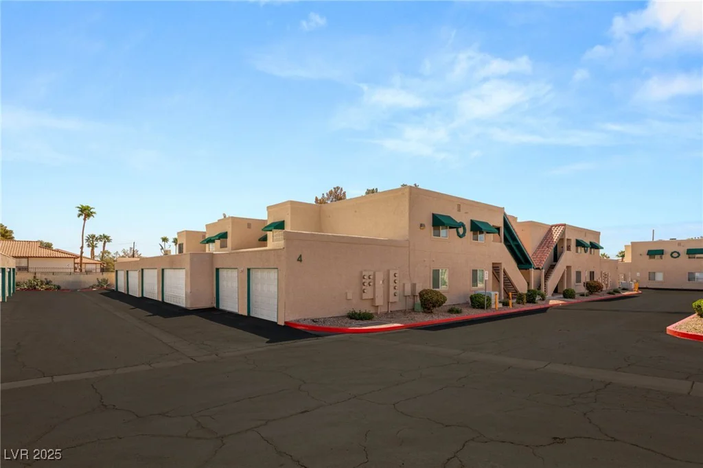 6750 Del Rey, Las Vegas, NV 89146