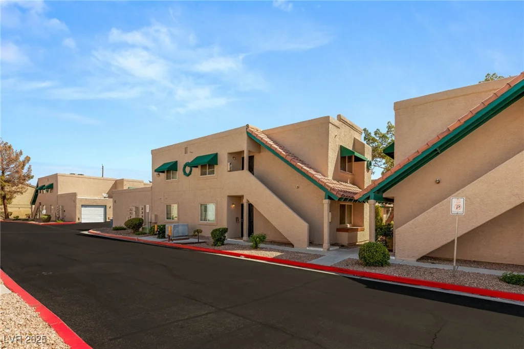 6750 Del Rey, Las Vegas, NV 89146