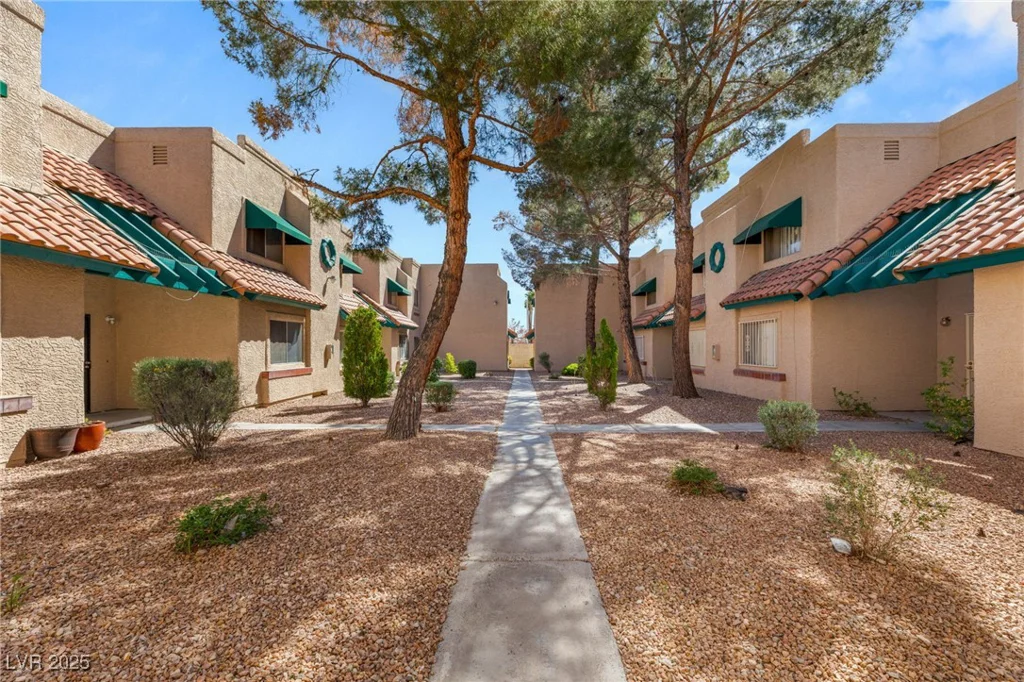 6750 Del Rey, Las Vegas, NV 89146
