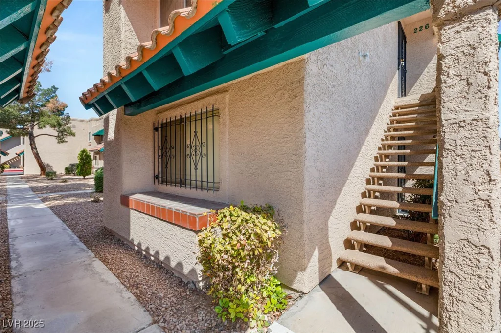 6750 Del Rey, Las Vegas, NV 89146