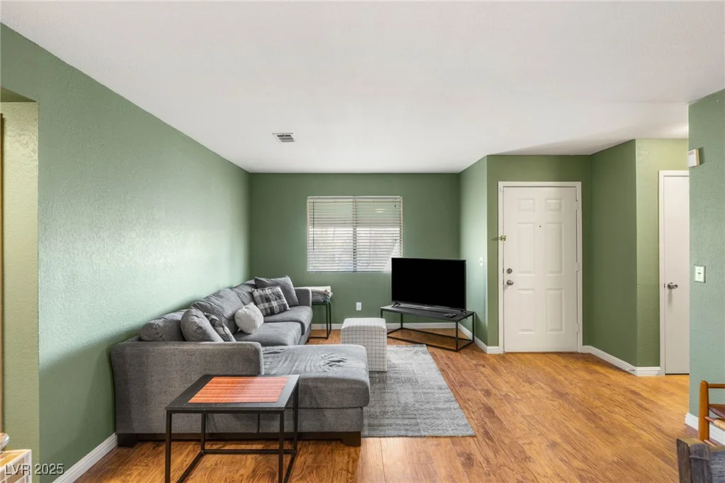 6750 Del Rey, Las Vegas, NV 89146