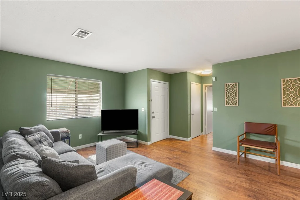 6750 Del Rey, Las Vegas, NV 89146