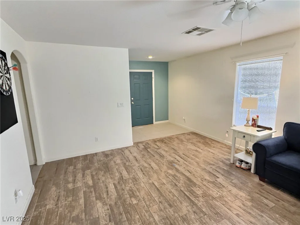 8117 Jasmine Hollow, Las Vegas, NV 89143