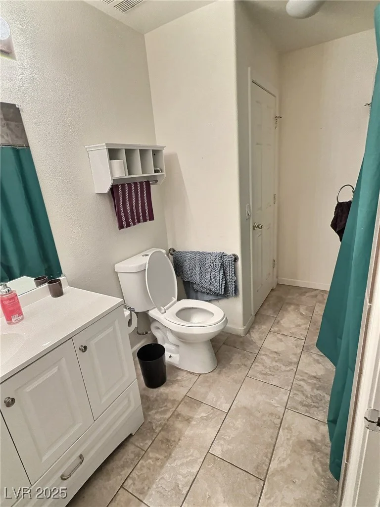8117 Jasmine Hollow, Las Vegas, NV 89143