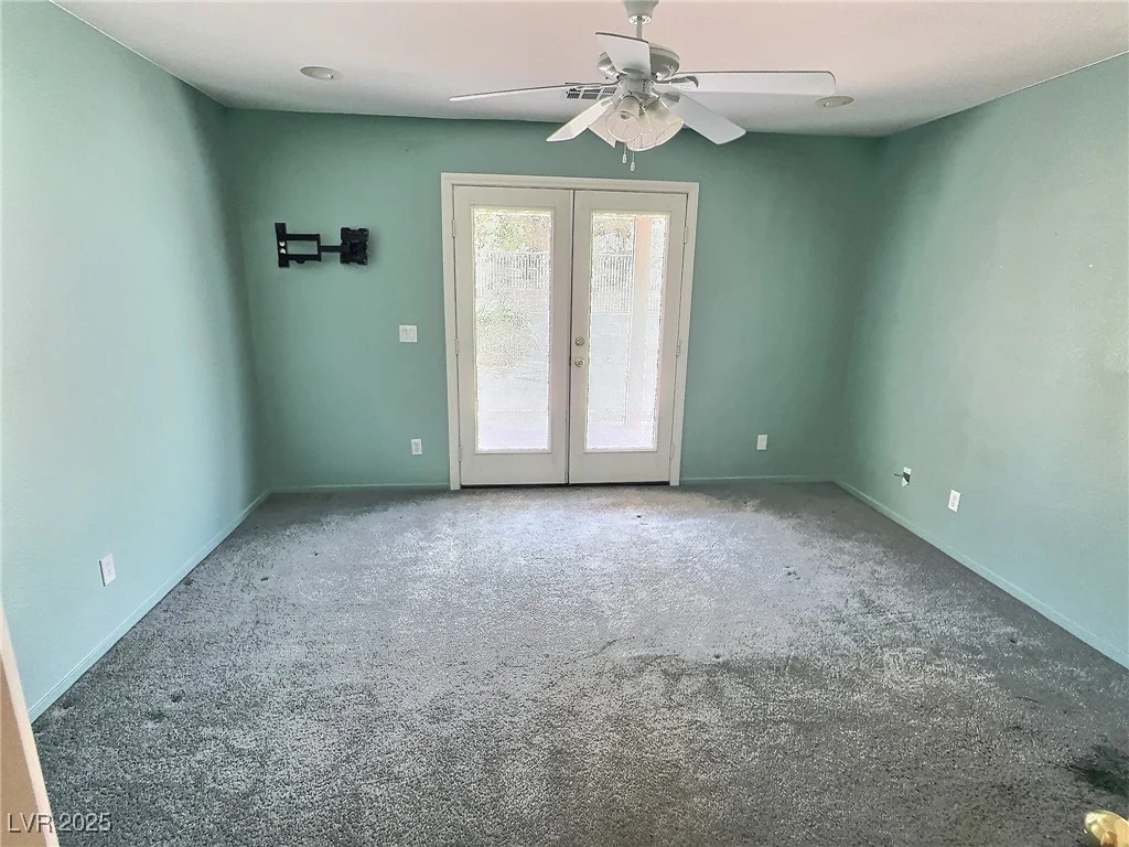 8117 Jasmine Hollow, Las Vegas, NV 89143