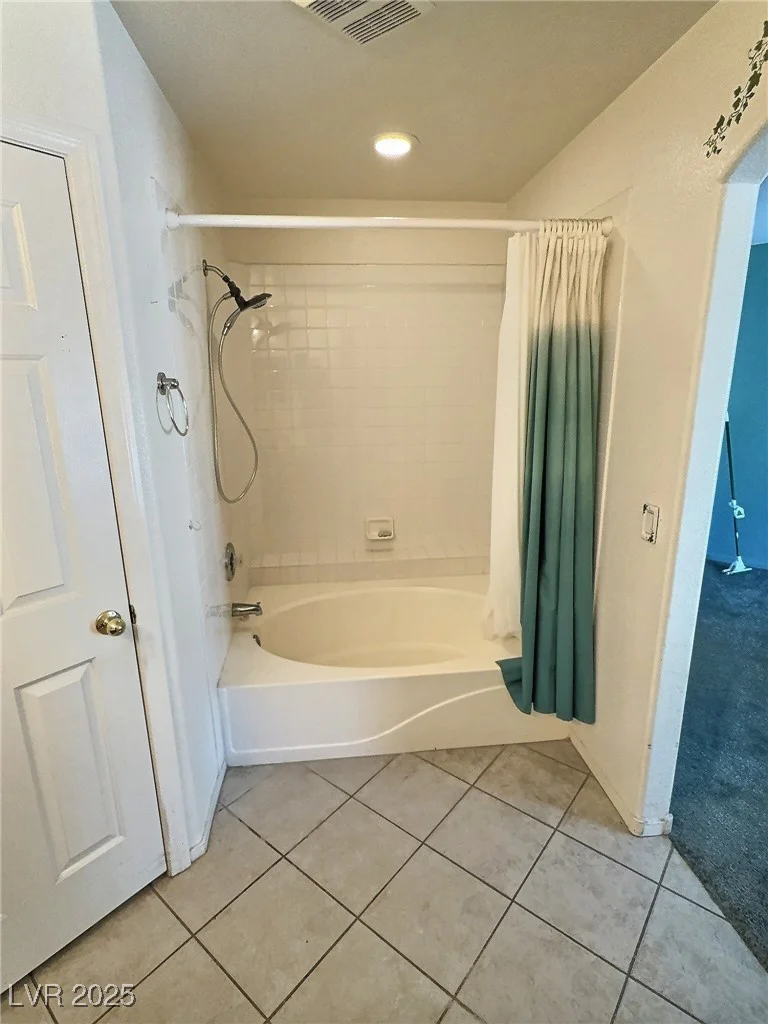 8117 Jasmine Hollow, Las Vegas, NV 89143