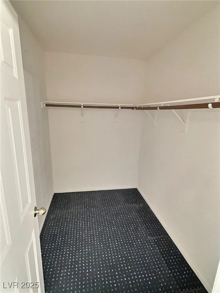 8117 Jasmine Hollow, Las Vegas, NV 89143