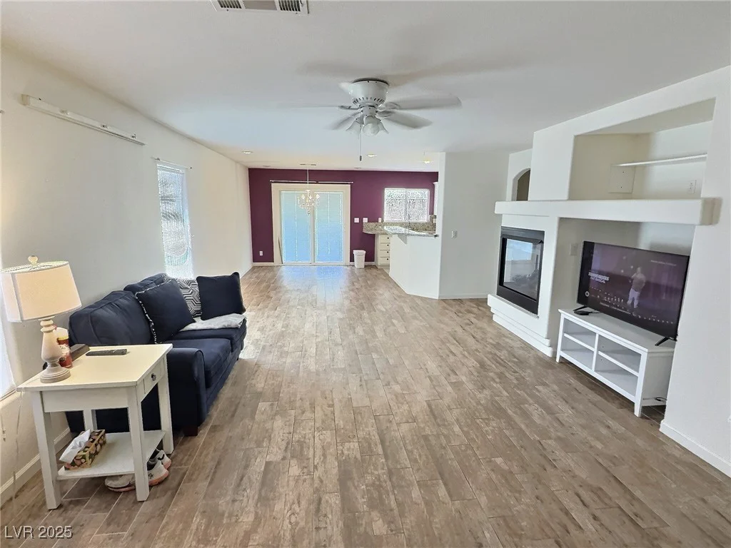 8117 Jasmine Hollow, Las Vegas, NV 89143