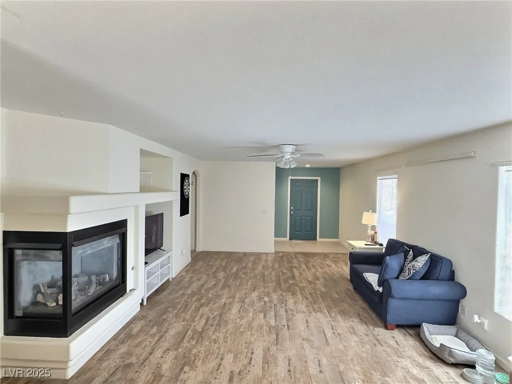 8117 Jasmine Hollow, Las Vegas, NV 89143