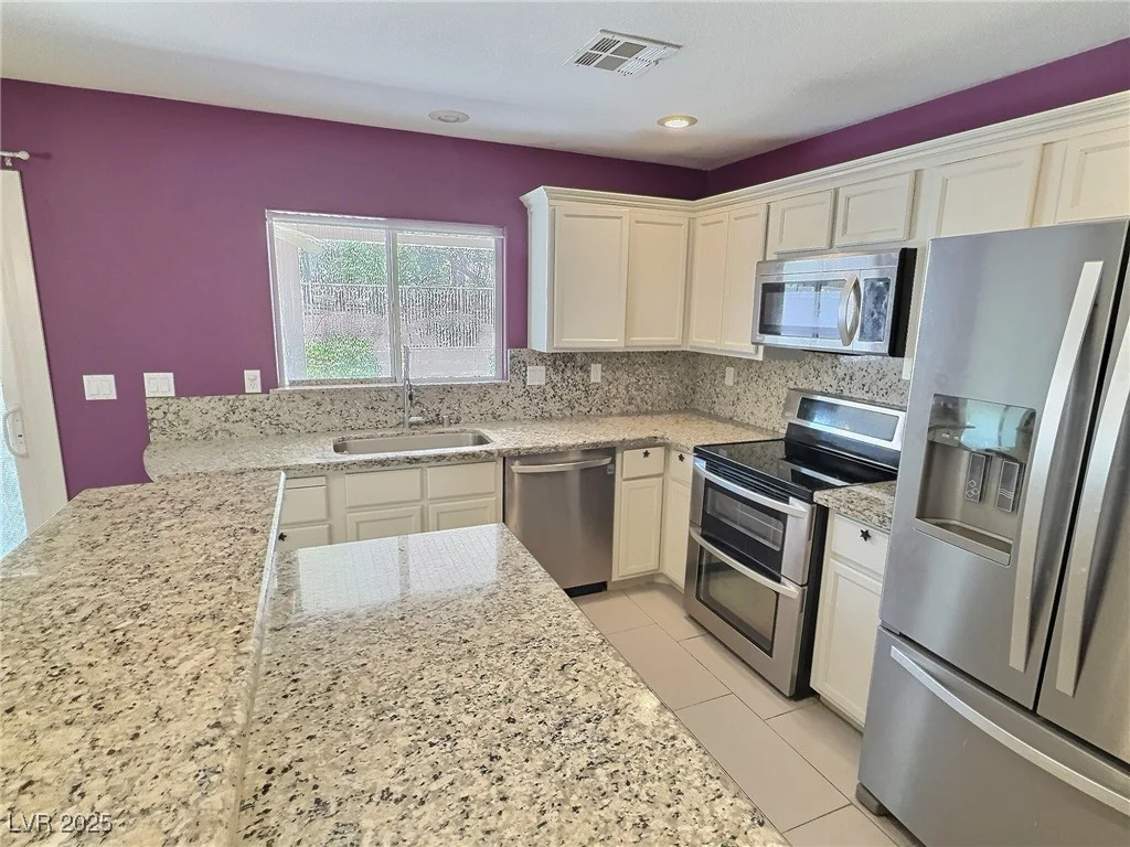 8117 Jasmine Hollow, Las Vegas, NV 89143