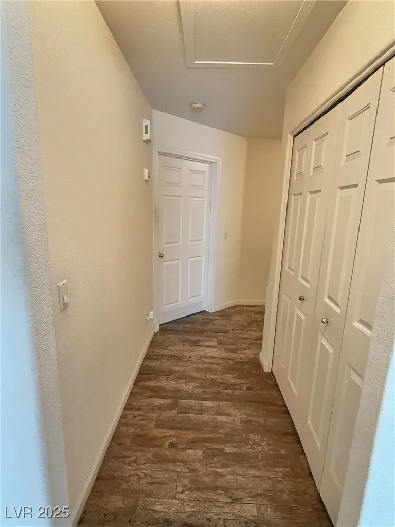 8117 Jasmine Hollow, Las Vegas, NV 89143