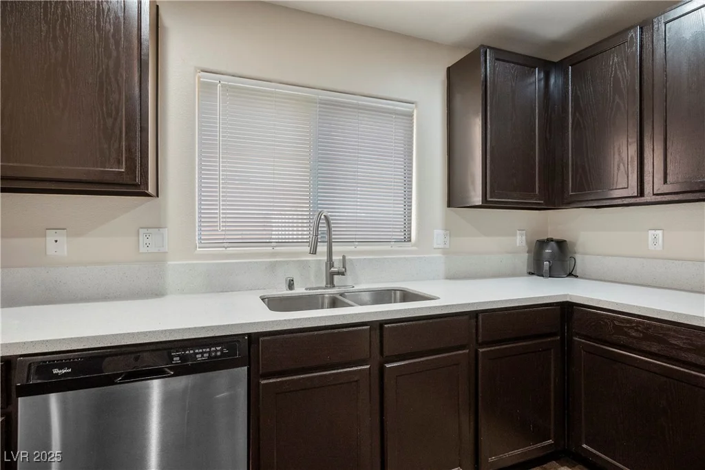 6885 Silver Eagle, Las Vegas, NV 89122