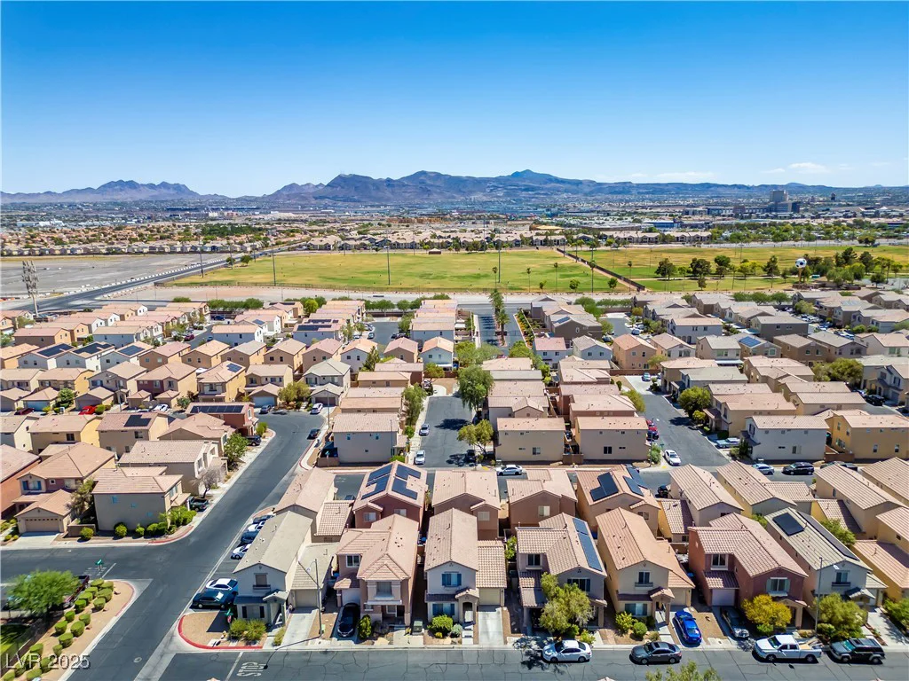 6885 Silver Eagle, Las Vegas, NV 89122