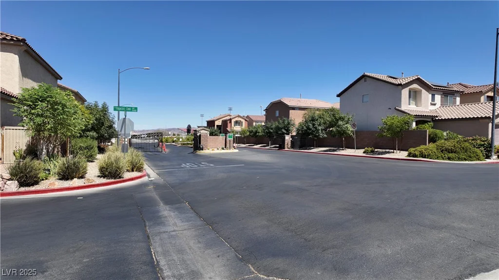 6885 Silver Eagle, Las Vegas, NV 89122