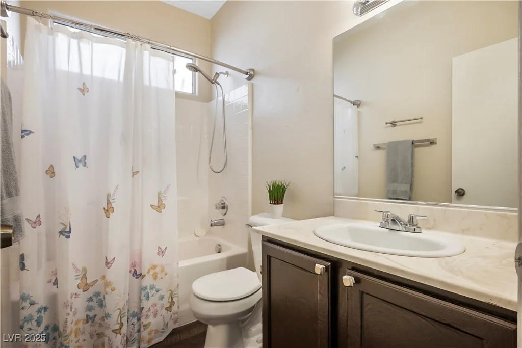 6885 Silver Eagle, Las Vegas, NV 89122