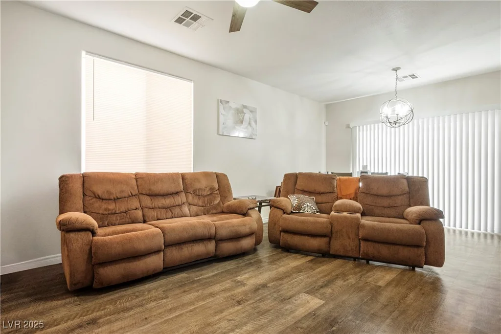 6885 Silver Eagle, Las Vegas, NV 89122