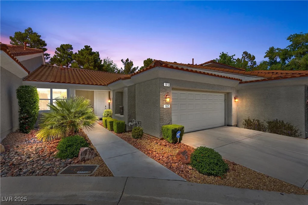 1913 Summer Pine, Las Vegas, NV 89134
