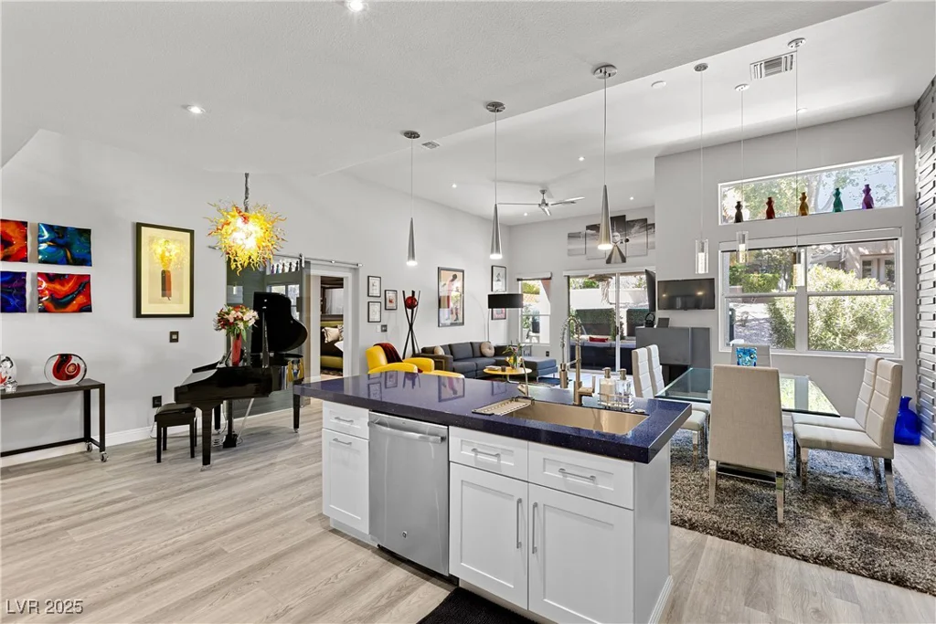 1913 Summer Pine, Las Vegas, NV 89134