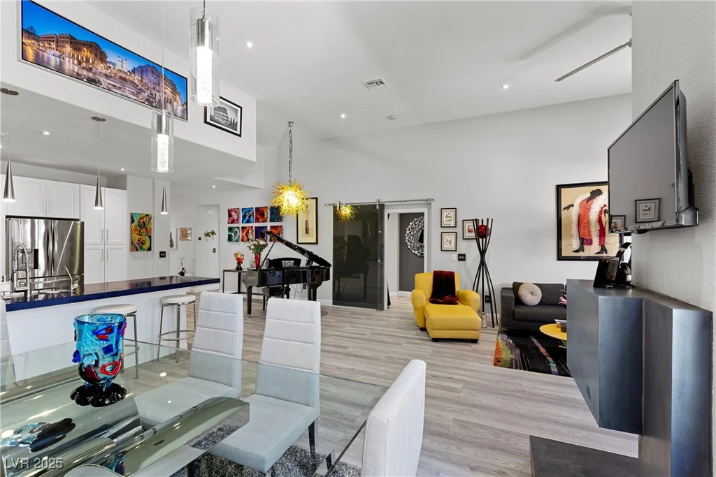 1913 Summer Pine, Las Vegas, NV 89134
