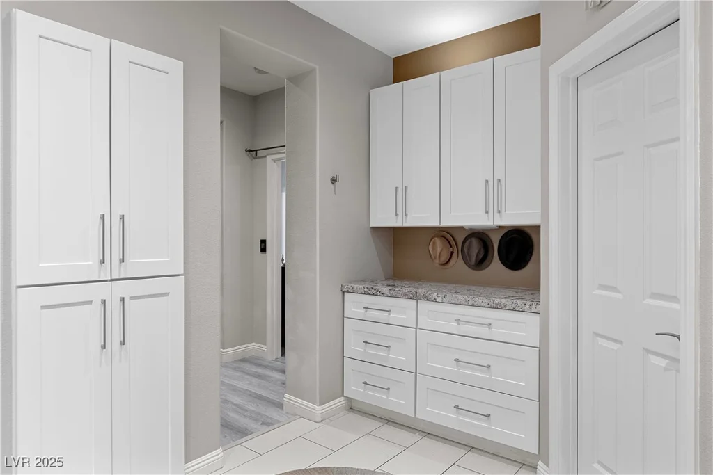 1913 Summer Pine, Las Vegas, NV 89134