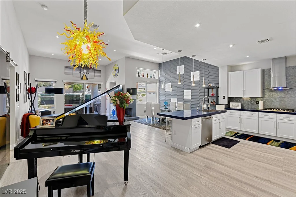 1913 Summer Pine, Las Vegas, NV 89134