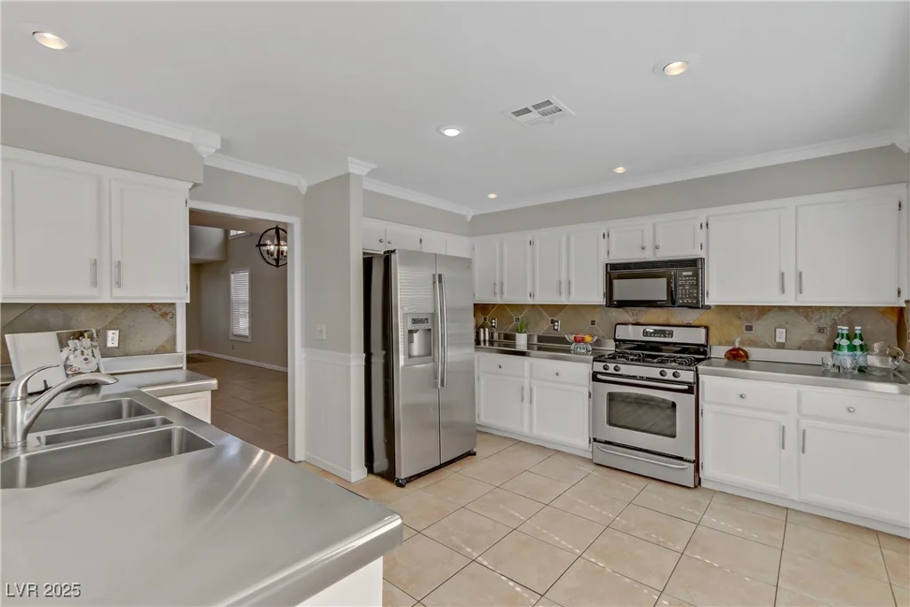 8313 Sky Canyon, Las Vegas, NV 89128