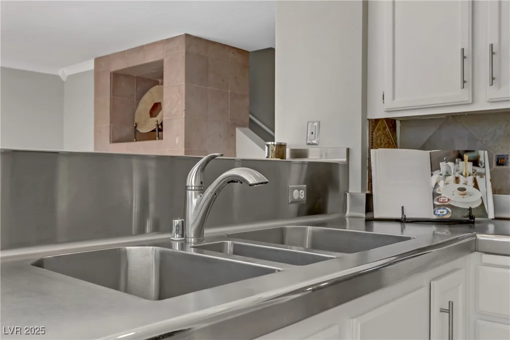 8313 Sky Canyon, Las Vegas, NV 89128