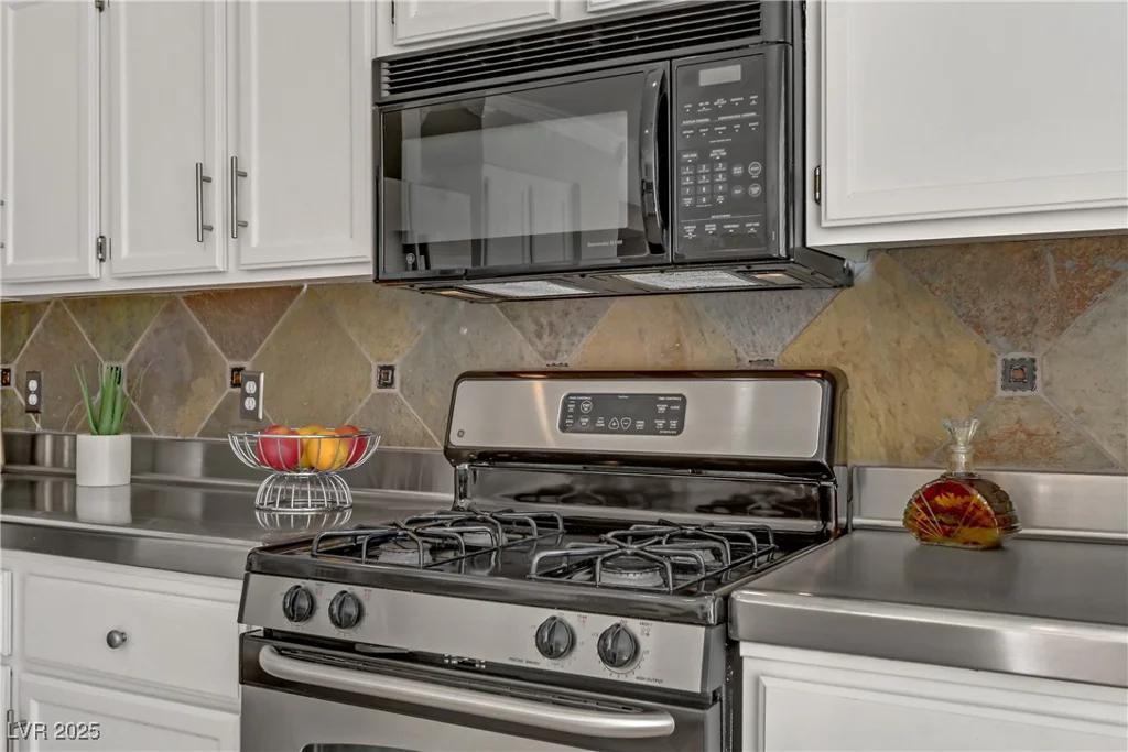 8313 Sky Canyon, Las Vegas, NV 89128