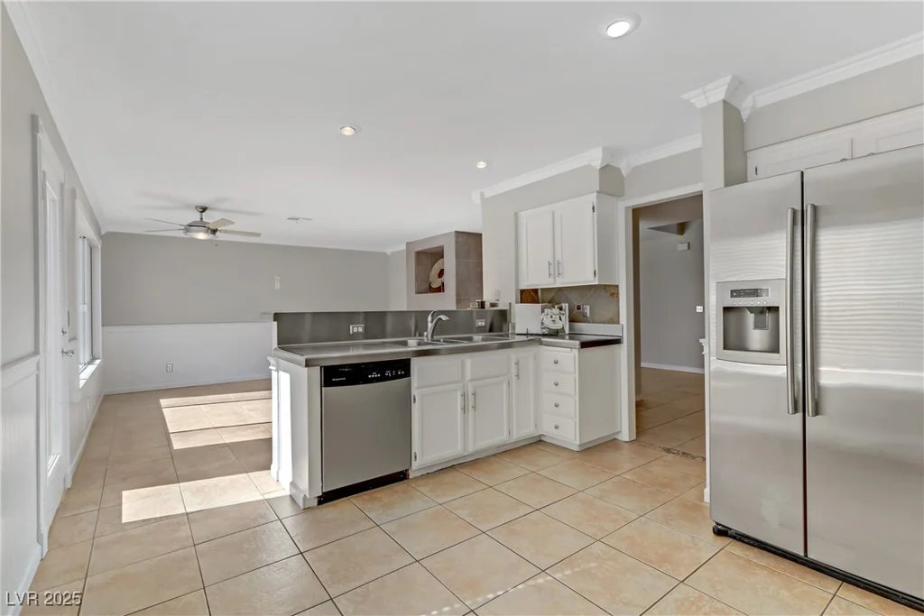 8313 Sky Canyon, Las Vegas, NV 89128