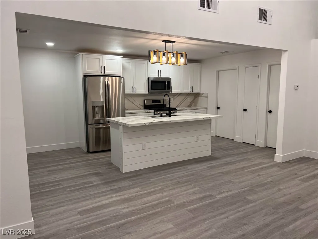 3686 Lincoln, Las Vegas, NV 89115
