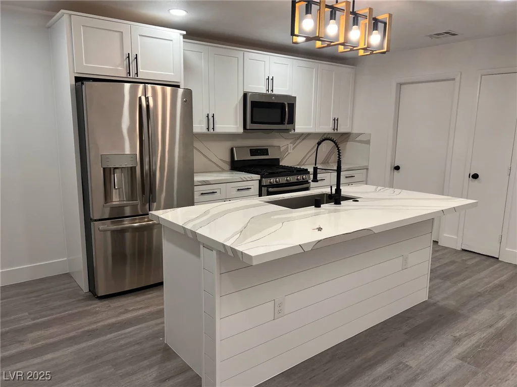 3686 Lincoln, Las Vegas, NV 89115