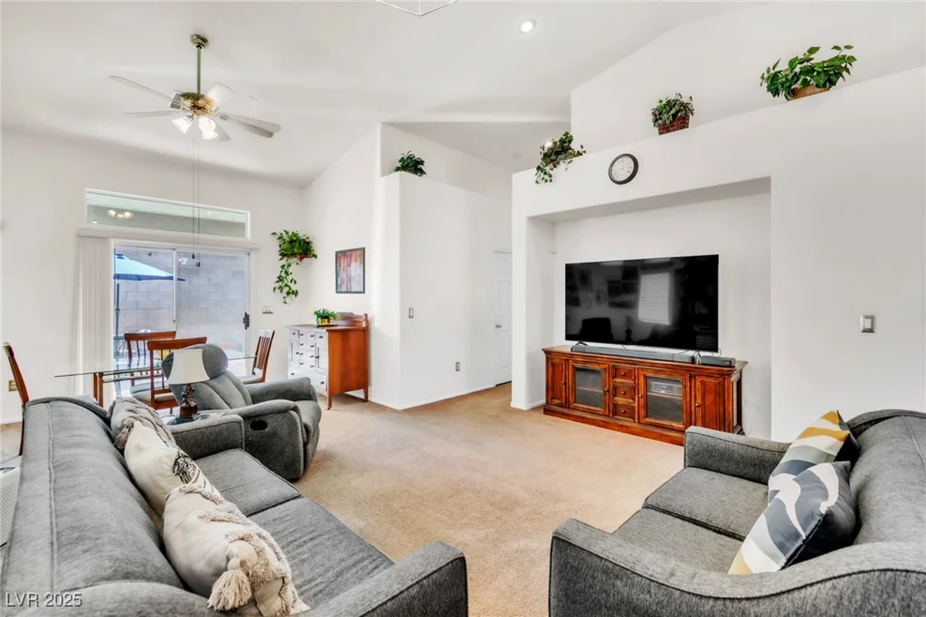 9745 Donner Springs, Las Vegas, NV 89148