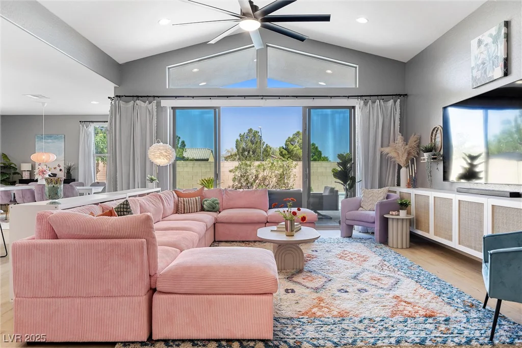8440 Footpath, Las Vegas, NV 89166