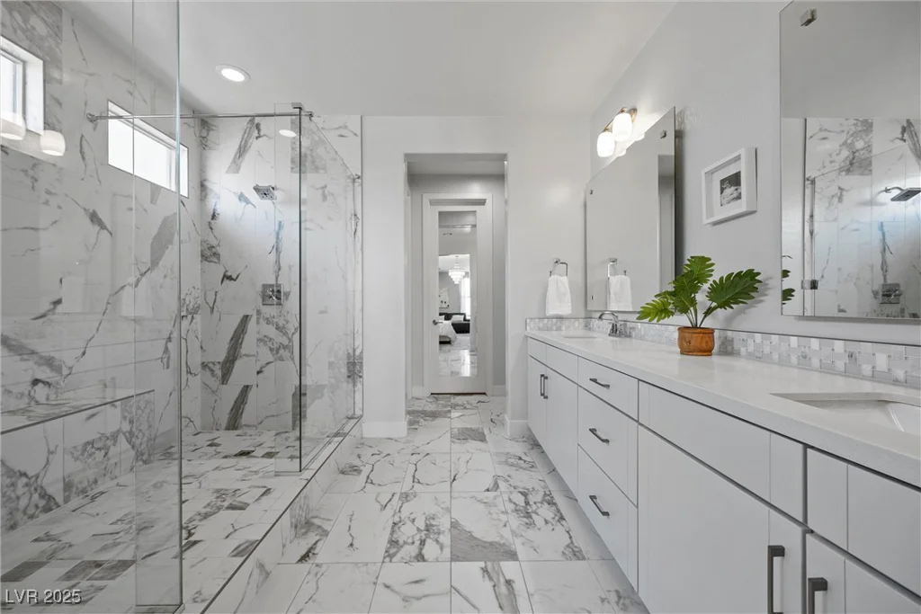 8440 Footpath, Las Vegas, NV 89166