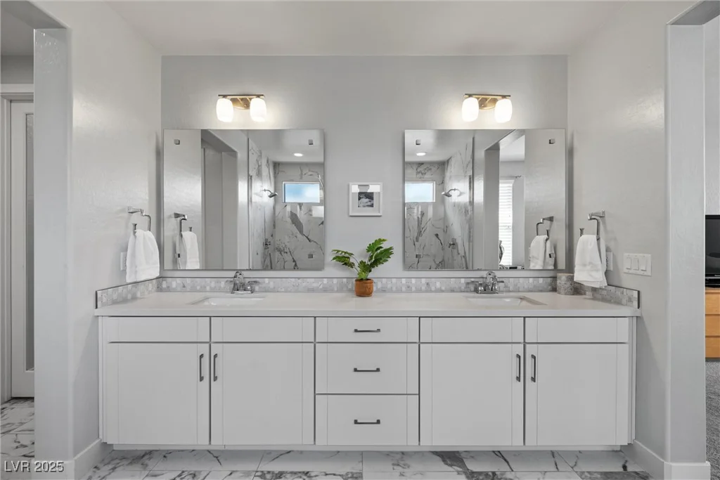 8440 Footpath, Las Vegas, NV 89166