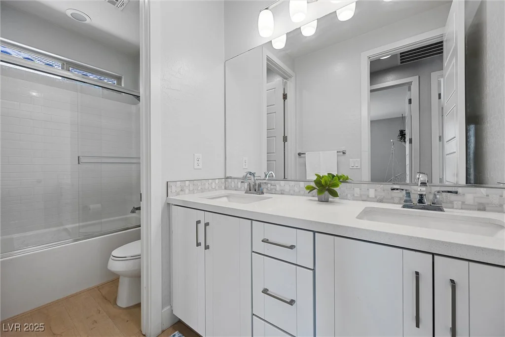 8440 Footpath, Las Vegas, NV 89166