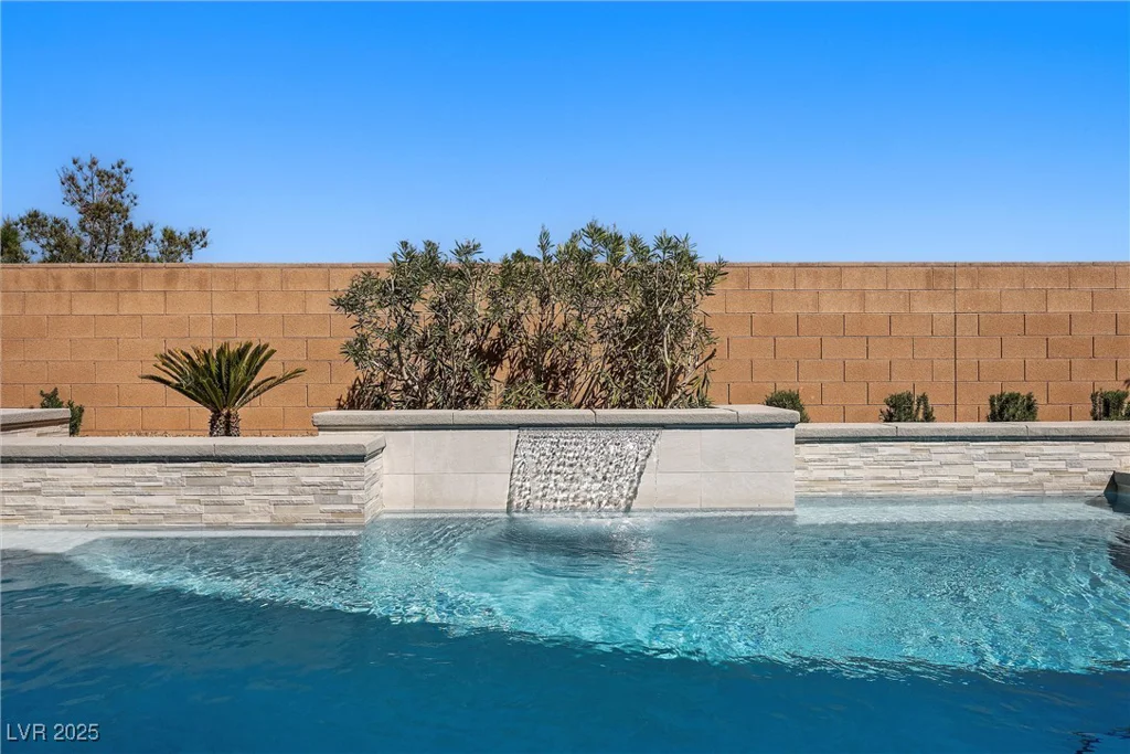 8440 Footpath, Las Vegas, NV 89166