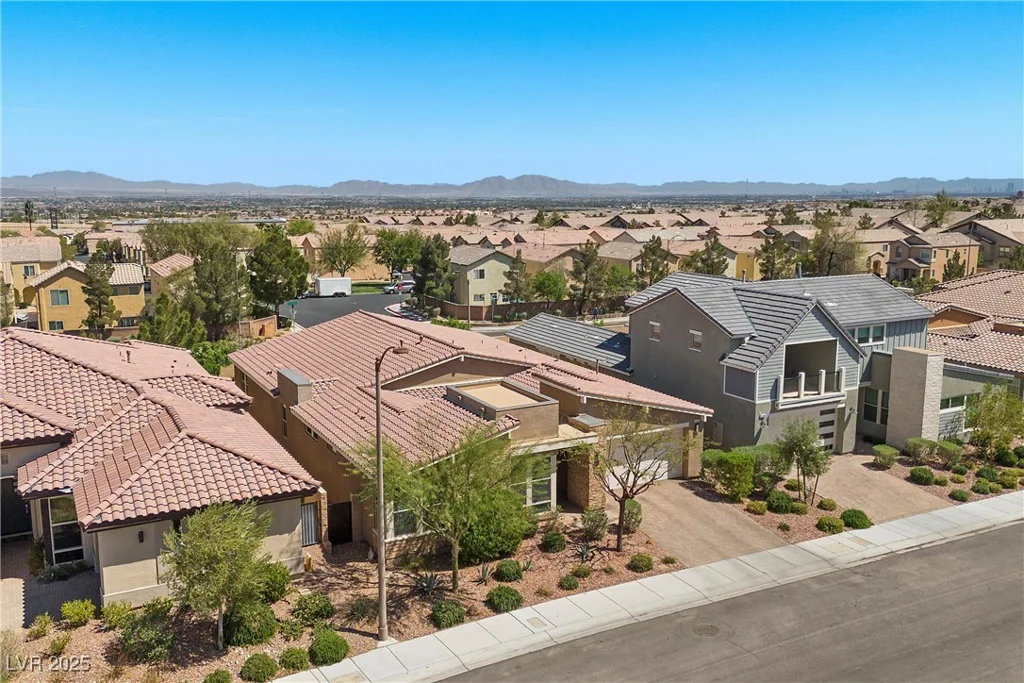8440 Footpath, Las Vegas, NV 89166
