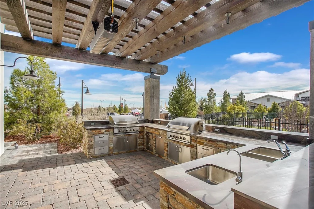 8440 Footpath, Las Vegas, NV 89166