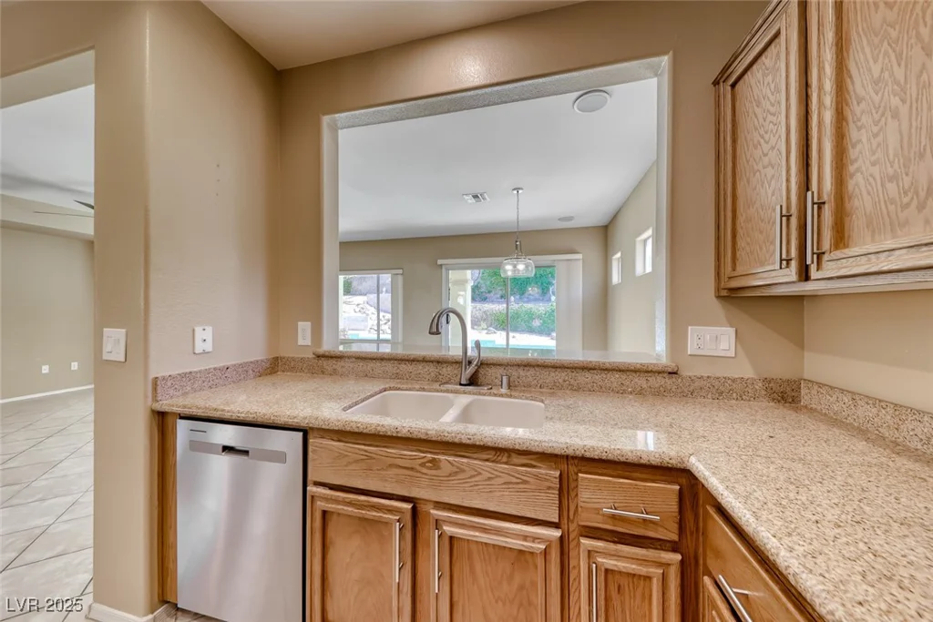 1862 Redwood Valley, Henderson, NV 89052