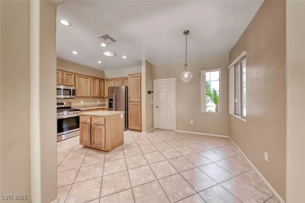 1862 Redwood Valley, Henderson, NV 89052